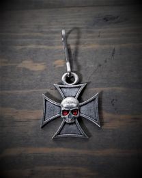 BZP-33 Maltese Cross Skull Diamond Zipper Pull